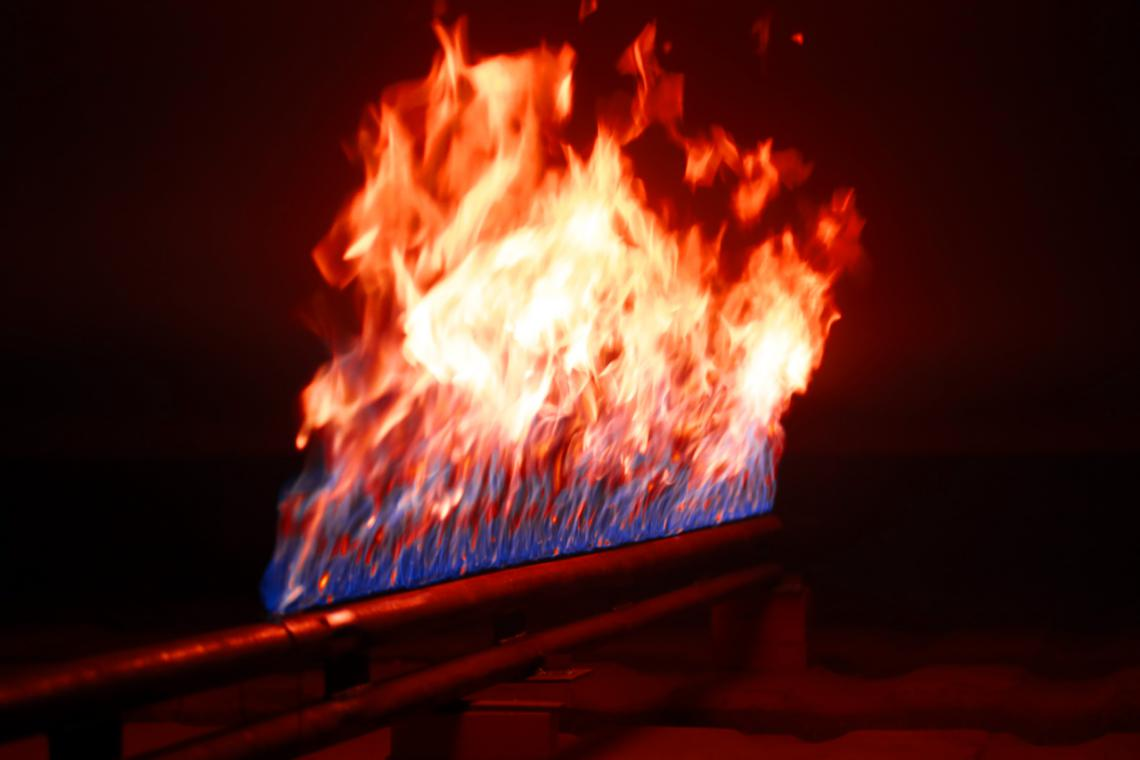 魯寶鋼管PQF熱軋線預(yù)熱爐烘爐點火成功